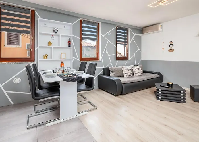 2 Bedroom Gorgeous Apartment In Pula